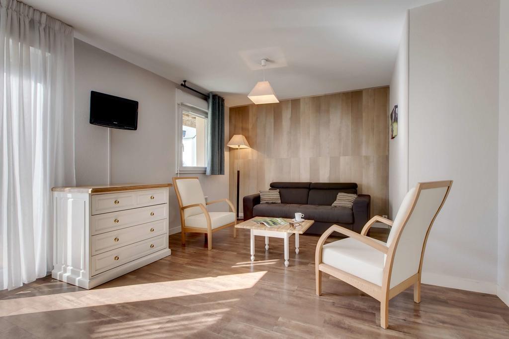 Appartements Les Ormes Epiniac Esterno foto